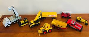 lot 172C image: LR - Collection of 8 Vintage Tonka Diecast Construction and Service Vehicles