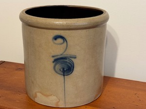 lot 44C image: FR - 2 Gallon Bee Sting Stoneware Crock with Blue Cobalt Decoration