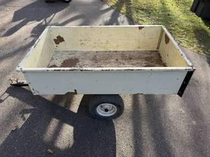 lot 3 image: Agri-Fab 17 Cu Ft Utility Trailer for Lawn or Garden Tractor