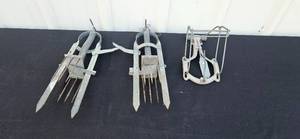 lot 16 image: Group of Vintage Animal Traps Including Nash and Victor Brands