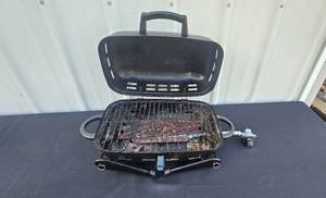 lot 19 image: Master Cook Portable Tabletop Gas Grill