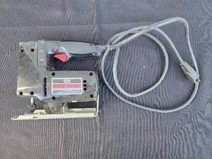 lot 34 image: Craftsman Sabre Saw Model 315.10700 58 Inch Variable Speed