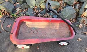lot 41 image: Red Metal Pull Wagon with Handle and White Wheels