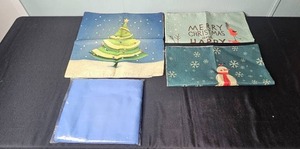 lot 160 image: Set of Decorative Holiday Linens