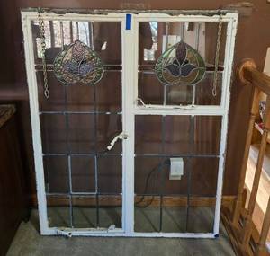 lot 170 image: Vintage 48x39 Stained Glass Window with Leaded Floral Design