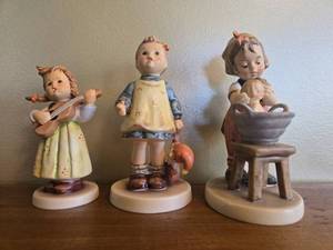 lot 180 image: Set of 3 Goebel M.I. Hummel Porcelain Figurines, Limited and Exclusive Editions