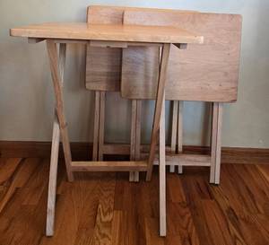 lot 193 image: Set of Folding Wood TV Trays 26in x 19in x 14in