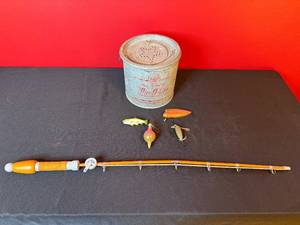 lot 245 image: Vintage Min-O-Life Minnow Bucket with Fishing Rod and Lures