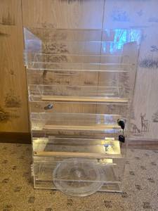 lot 251 image: Acrylic Rotating Bakery Display Case with Lock and Key