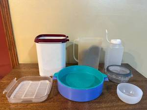 lot 268 image: Assorted Kitchen Plastic Storage and Prep Containers
