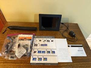 lot 274 image: HP df810v1 Digital Picture Frame with Accessories and Manuals