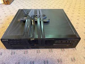 lot 264 image: Sony CDP-CE405 5-CD Changer Compact Disc Player