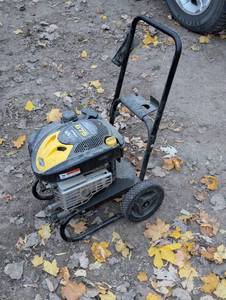 lot 17 image: Briggs and Stratton 675 Power Washer