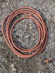 lot 27 image: Air Compressor Hose - Red