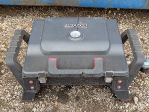 lot 32 image: Small Charbroil Propane Grill - On the Go - Used