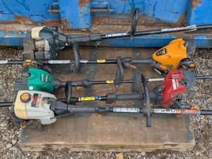 lot 43 image: Pile of Mixed Weed Whips -  Ryobi, Poulan, Yard Machine