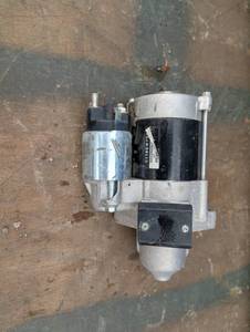 lot 48 image: Denso 12V starter 21163-0754