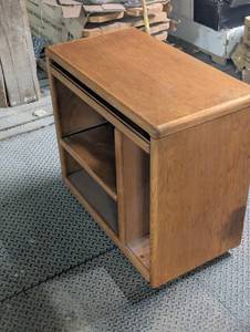 lot 25 image: Rolling Desk - Work Station - Quality
