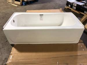 lot 10 image: Bootz Industries Mauicast 60 in. x 30 in. Alcove Soaking Bathtub with Left Drain in White Customer Returns See Pictures