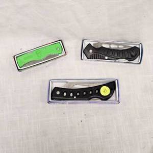 lot 45 image: 3 Lockback Knives, as New