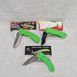 lot 68 image: 3 Lock Back Knives, Like New