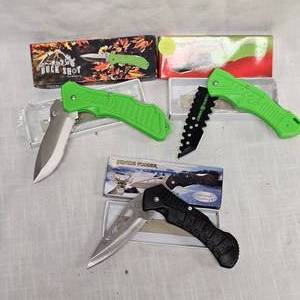 lot 70 image: 5 Lock Back Knives, Like New