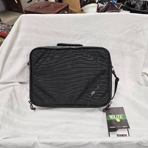 lot 84 image: Deluxe Elite Handgun Tactical Zip Up Case, Like New