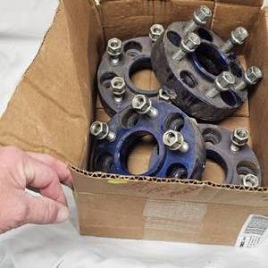 lot 85 image: Jeep 5 Bolt 1 Wheel Spacers, Like New