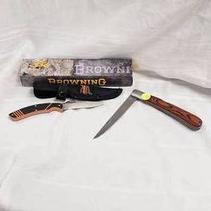 lot 140 image: Browning Field Knife and Lockback, as New