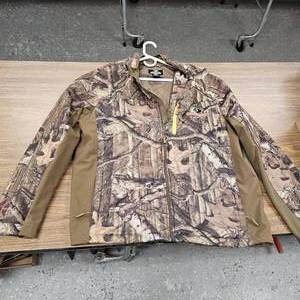 lot 193 image: Mossy Oak, As Ne Hunting Coat Size XL
