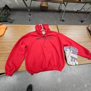 lot 194 image: Arnesons Rocky Point Hooded Sweatshirt XL with Like New Leather Work Gloves
