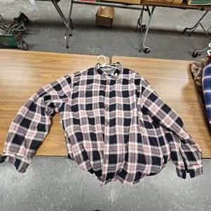 lot 196 image: Wrangler Like New Flannel CoatSherpa Lined 2XL