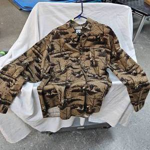 lot 175 image: Like New, Columbia River Lodge Hunting Long Sleeve Shirt, Large