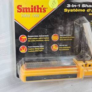 lot 158 image: Smith 3 in 1 Proffesional Diamond Knife Sharpner