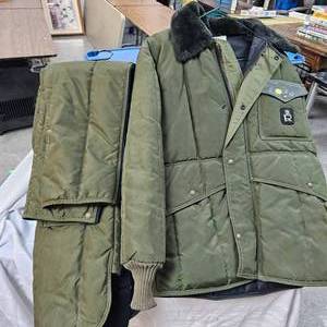 lot 162 image: Refrig Wear Winter Coat wHood and Bibs, Large, Like New
