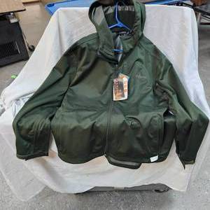 lot 170 image: Like New, Habit Zip Up Green Hooded Coat, Large