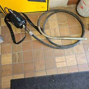 lot 270 image: Klutch, Like New, Concreate Vibrator, Used Twice