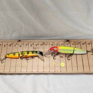 lot 226 image: New 8 Clown Depth Raider and Shallow Raider Perch Musky Lures
