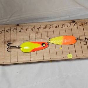 lot 233 image: 2 XXL 5 ChartrueseOrange Daredevils