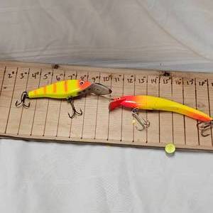 lot 237 image: 6 and 8 MuskyNorthern Crankbaits OrangeFire