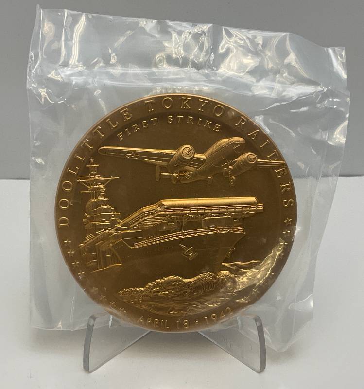 lot 3 image: Est. $100.00 - $199.00 2014 US Mint Doolittle Tokyo Raiders  Commemorative 3 Bronze Medal With Box And Stand (New In Factory Sealed Bag)