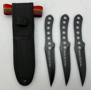 lot 229 image: TRS.X8 Stinger Throwing Knives Set Of Three With Sheath Like New Condition 4 Blade 8 Overall