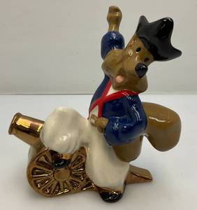 lot 17 image: Vintage Jim Beam WADE Collectible Fox With Cannon  2 12 X 6 X 6