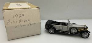 lot 46 image: Vintage Franklin Mint Collectible Die Cast Miniature 1928 Rolls Royce Silver Ghost (In Original Box)