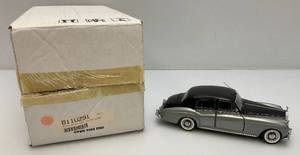 lot 48 image: Vintage Franklin Mint Collectible Die Cast Miniature 1955 Rolls Royce Silver Cloud (In Original Box)