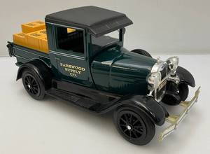 lot 56 image: Jim Beam Collectible Parkwood Car Decanter