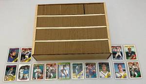 lot 64 image: Misc. Unsorted Baseball Cards