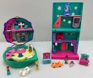 lot 111 image: Miniature Vintage Polly Pocket Playsets With People And More