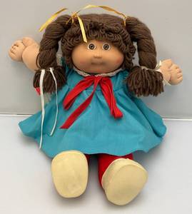 lot 130 image: Vintage Cabage Patch Doll 16