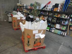lot 105 image: Pallet of Store Overstock and Ecommerce Product and Returns